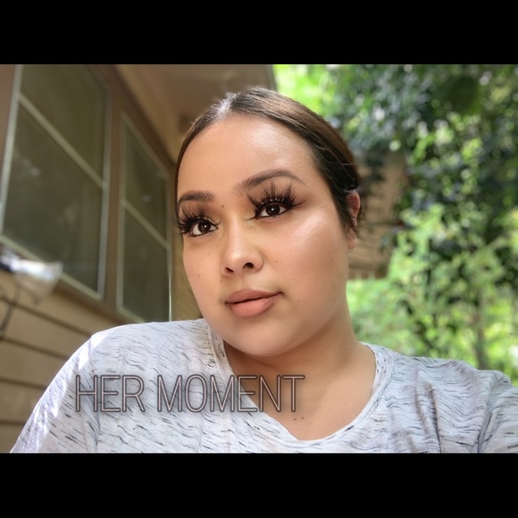 Lashes - Picture 2 of 9